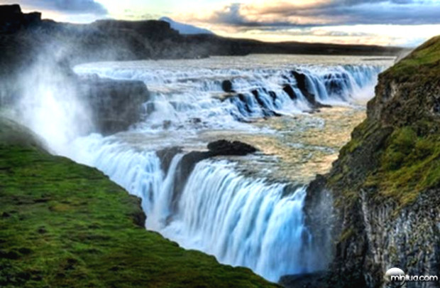Gullfoss-Waterfall-Iceland