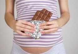 Chocolate na gravidez pode gerar bebe mais feliz