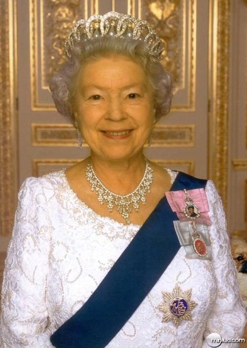 Chinese-Queen-Elizabeth-II--24838
