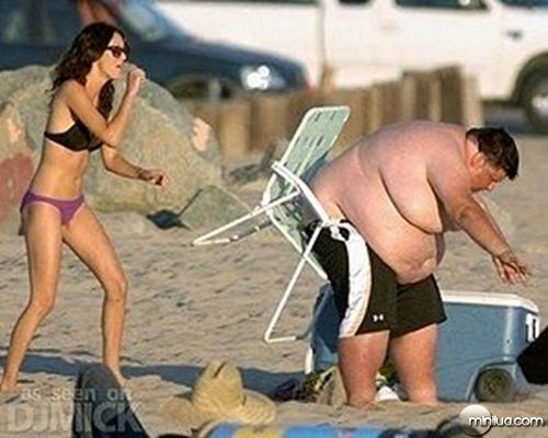 300px-Fat_Guy_Having_Trouble_At_The_Beach_4