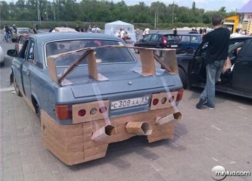 funny-car-photos-tricked-out-spoiler-cardboard-ur-doin-it-wrong