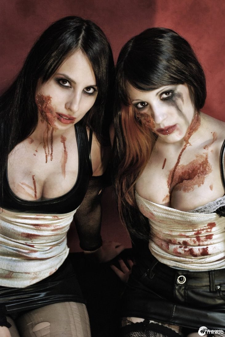 Madrugada dos mortos>>>Bebendo sangue de bonecas