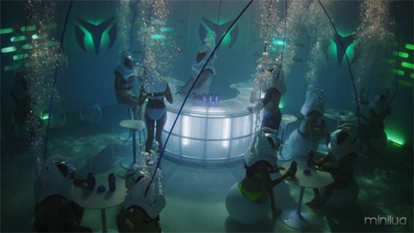 Underwater-Nightclub