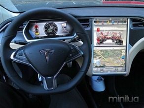 800px-Tesla_Model_S_digital_panels-620x465