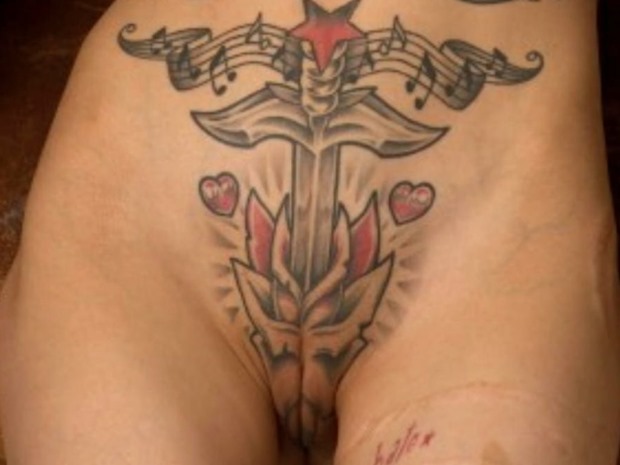 clit piercing_piercing3_pussy_tattoed pussy_tattoo_titsocean_1