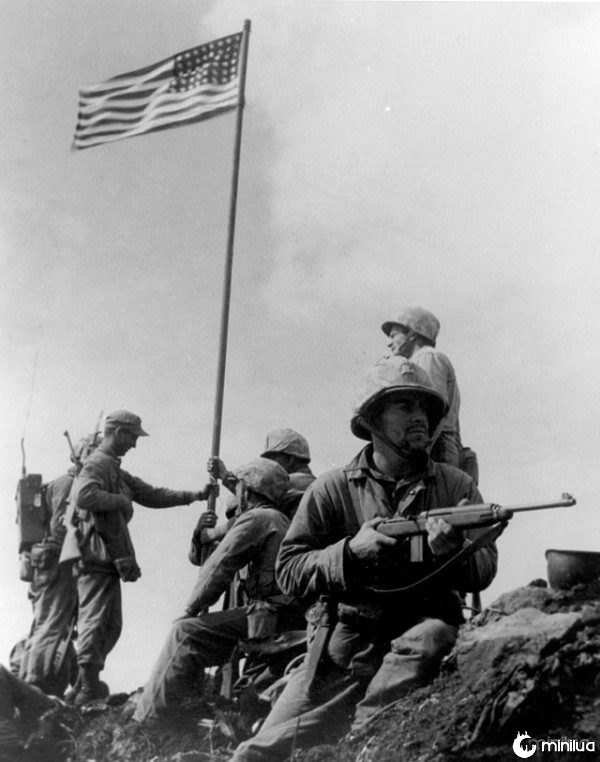 640px-First_Iwo_Jima_Flag_Raising
