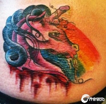 tatuagens feias unicornio_thumb[2]